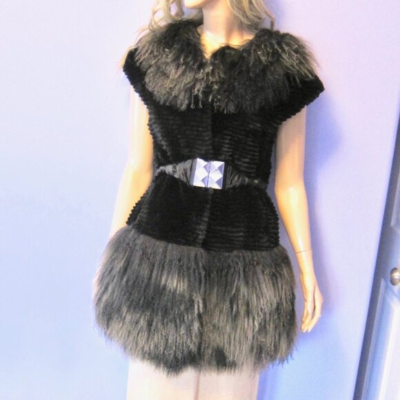GORGEOUS Vintage Mongolian Fur Belted Boho Vest Coat - Picture 5 of 11